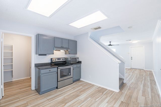 5021 Kenton Royalle, San Antonio, TX 78240