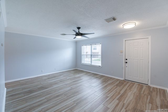 5021 Kenton Royalle, San Antonio, TX 78240