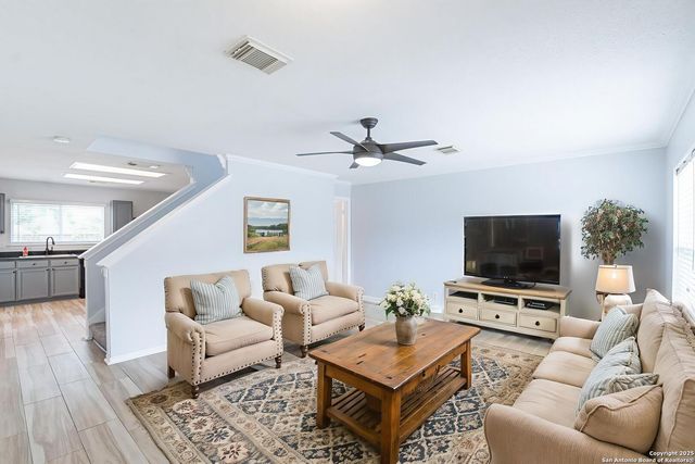 5021 Kenton Royalle, San Antonio, TX 78240
