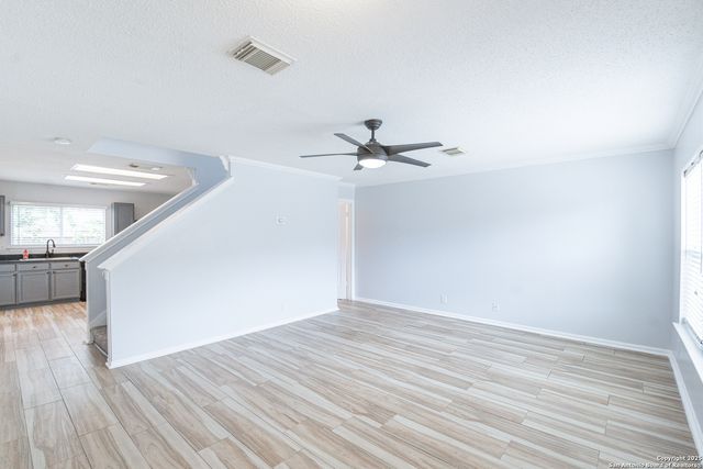 5021 Kenton Royalle, San Antonio, TX 78240