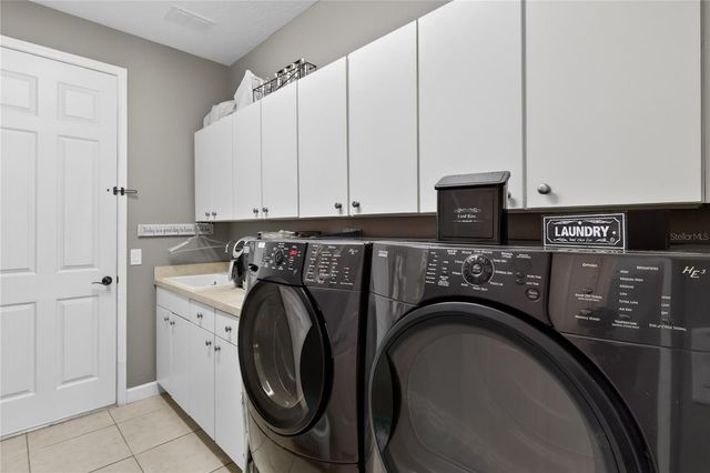 36806 WINFIELD COURT, Grand Island, FL 32735