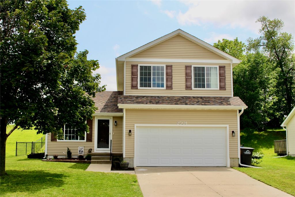 2501 E Porter Avenue, Des Moines, IA 50320