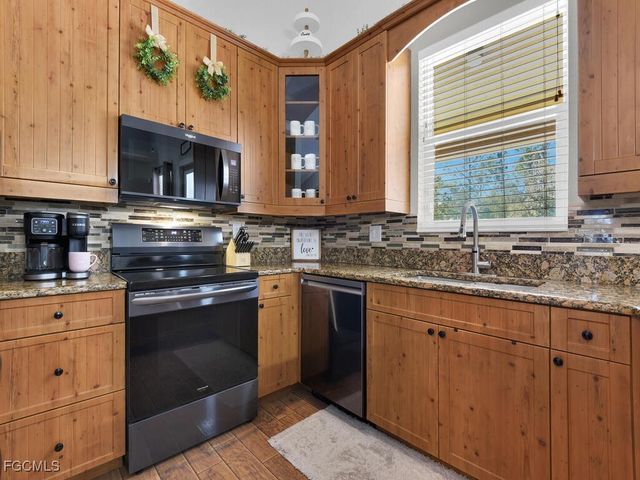 6041 Alan BLVD, Punta Gorda, FL 33982