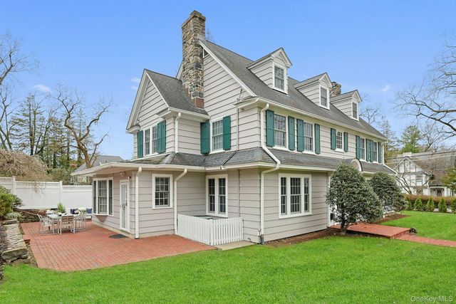 92 Walworth Avenue, Scarsdale, NY 10583