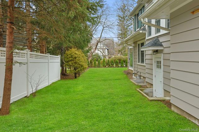 92 Walworth Avenue, Scarsdale, NY 10583