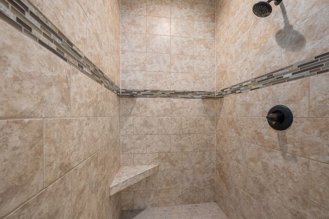 510 Pinehurst Drive, Eldridge, IA 52748