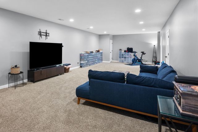 510 Pinehurst Drive, Eldridge, IA 52748