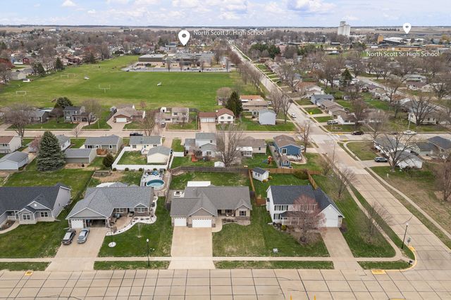 510 Pinehurst Drive, Eldridge, IA 52748