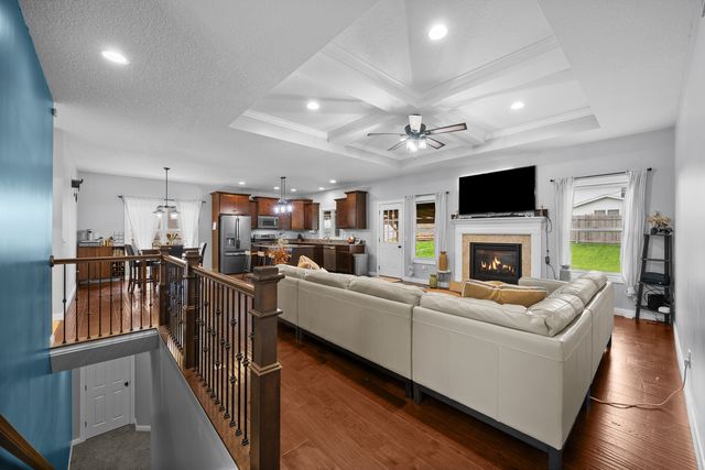 510 Pinehurst Drive, Eldridge, IA 52748