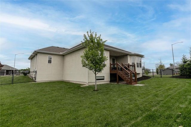 19701 W 198th Court, Spring Hill, KS 66083