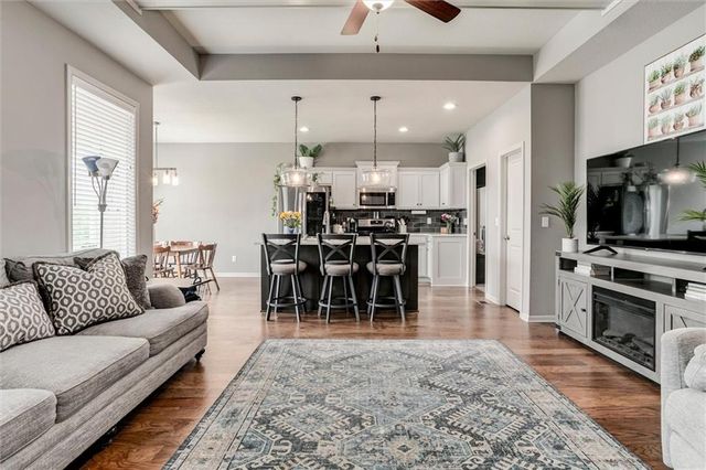 19701 W 198th Court, Spring Hill, KS 66083