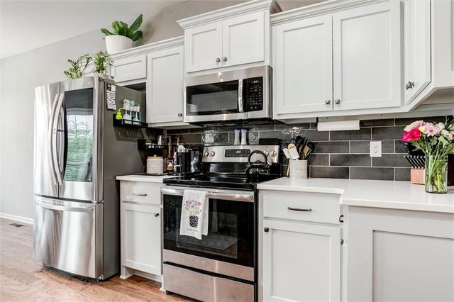 19701 W 198th Court, Spring Hill, KS 66083