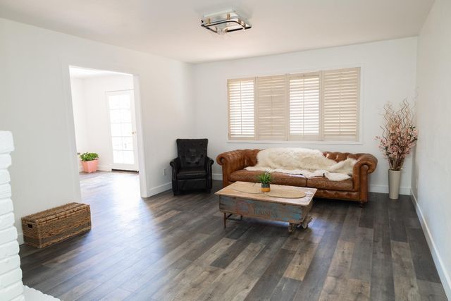 4537 Engle Rd, Sacramento, CA 95821