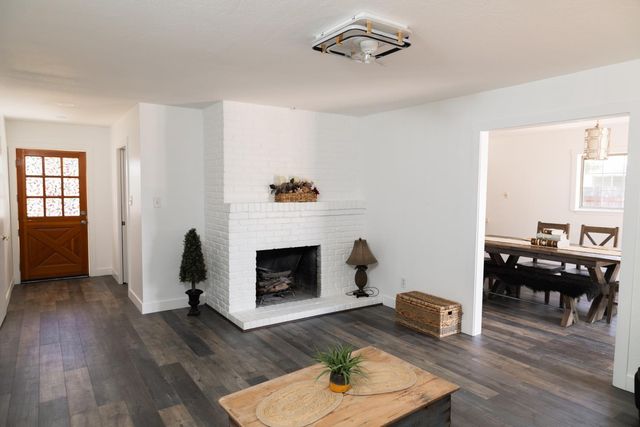 4537 Engle Rd, Sacramento, CA 95821