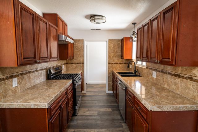 4537 Engle Rd, Sacramento, CA 95821