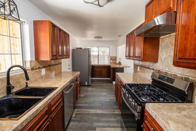 4537 Engle Rd, Sacramento, CA 95821