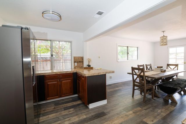 4537 Engle Rd, Sacramento, CA 95821