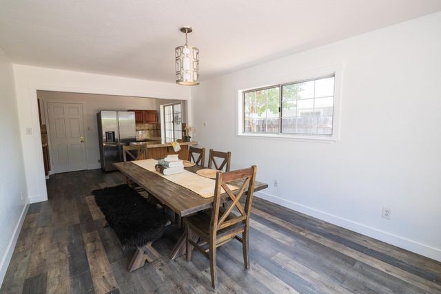 4537 Engle Rd, Sacramento, CA 95821