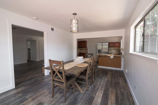 4537 Engle Rd, Sacramento, CA 95821