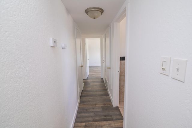 4537 Engle Rd, Sacramento, CA 95821