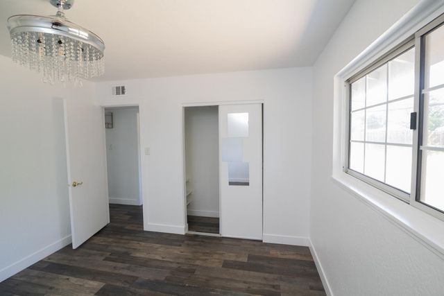 4537 Engle Rd, Sacramento, CA 95821