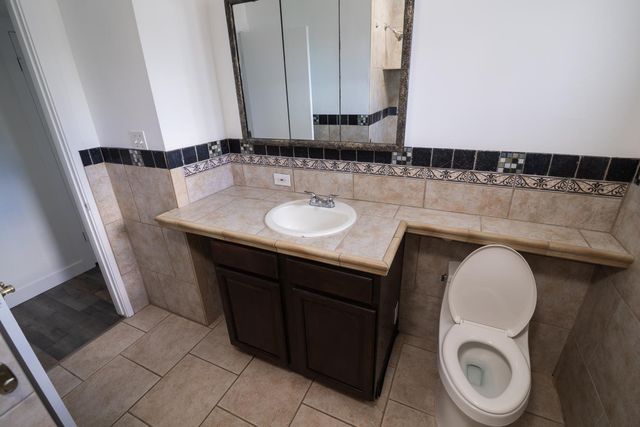 4537 Engle Rd, Sacramento, CA 95821