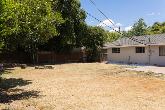 4537 Engle Rd, Sacramento, CA 95821