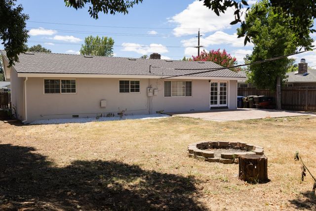 4537 Engle Rd, Sacramento, CA 95821