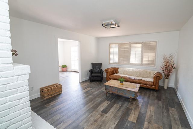 4537 Engle Rd, Sacramento, CA 95821