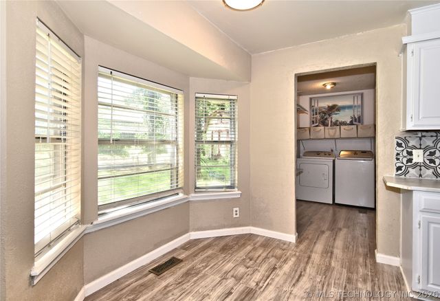 316 Redbud Court, Sand Springs, OK 74063