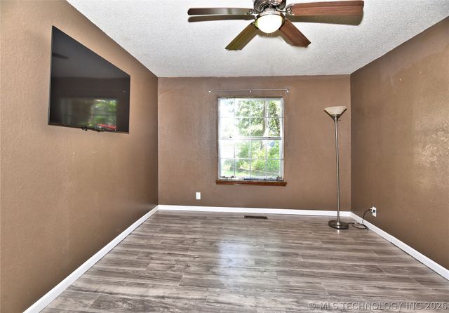 316 Redbud Court, Sand Springs, OK 74063