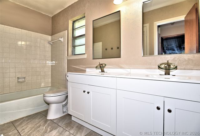 316 Redbud Court, Sand Springs, OK 74063