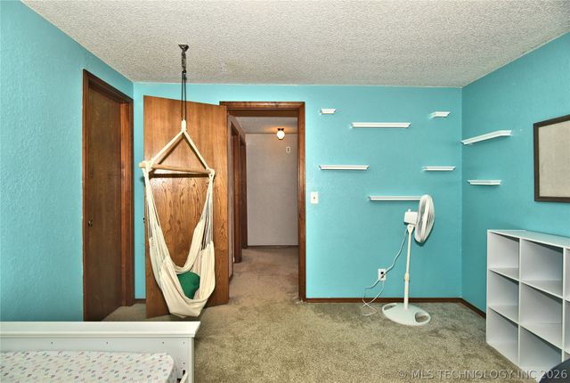 316 Redbud Court, Sand Springs, OK 74063