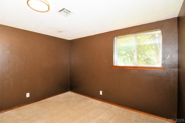 316 Redbud Court, Sand Springs, OK 74063