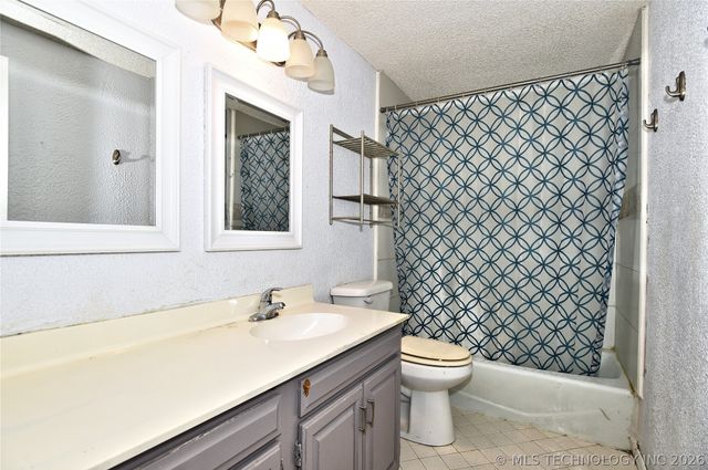 316 Redbud Court, Sand Springs, OK 74063