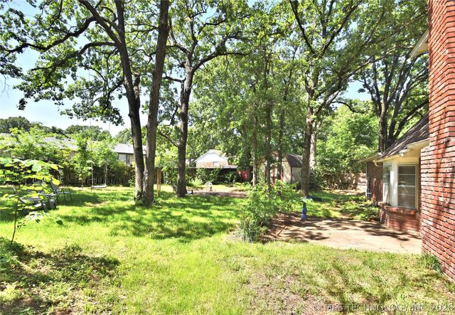 316 Redbud Court, Sand Springs, OK 74063