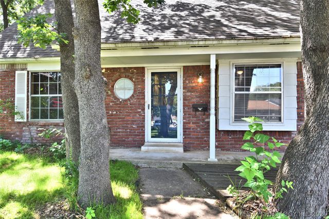 316 Redbud Court, Sand Springs, OK 74063