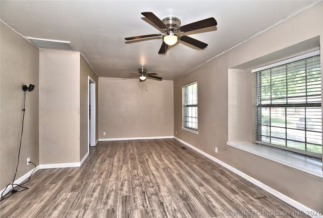 316 Redbud Court, Sand Springs, OK 74063