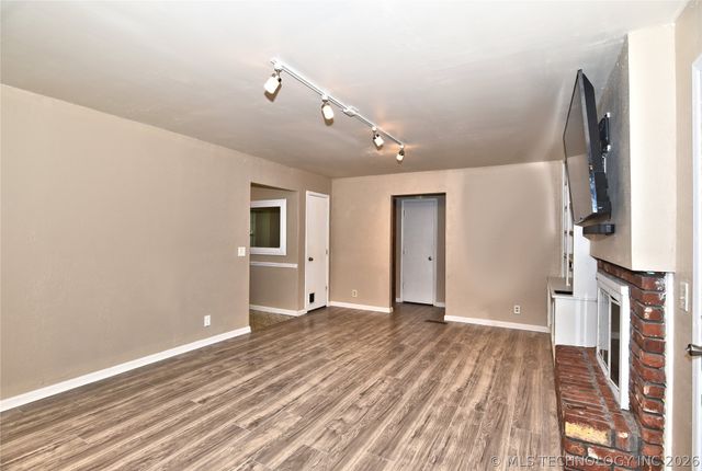 316 Redbud Court, Sand Springs, OK 74063