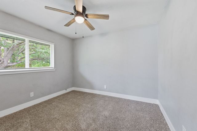 309 Kessler Drive, Granbury, TX 76048