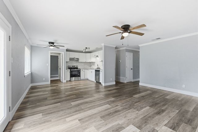 309 Kessler Drive, Granbury, TX 76048