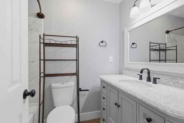 309 Kessler Drive, Granbury, TX 76048