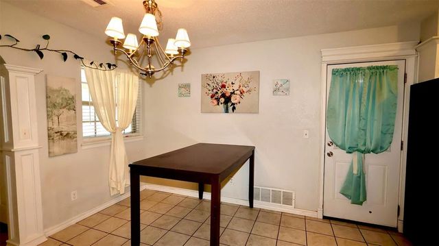 7613 NW 28th Street, Bethany, OK 73008