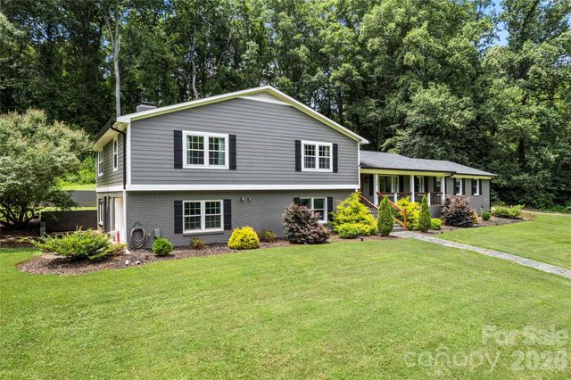 108 Brookmeade Drive, Statesville, NC 28625