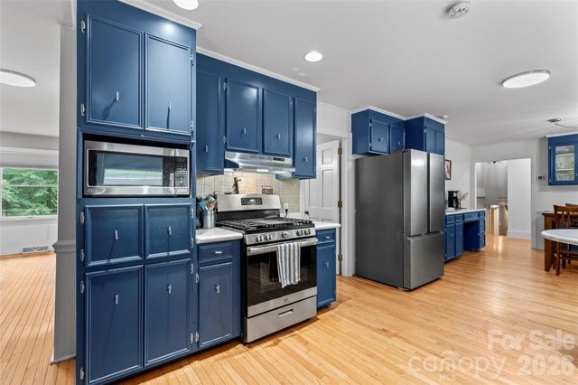 108 Brookmeade Drive, Statesville, NC 28625