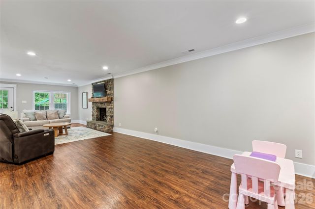 108 Brookmeade Drive, Statesville, NC 28625