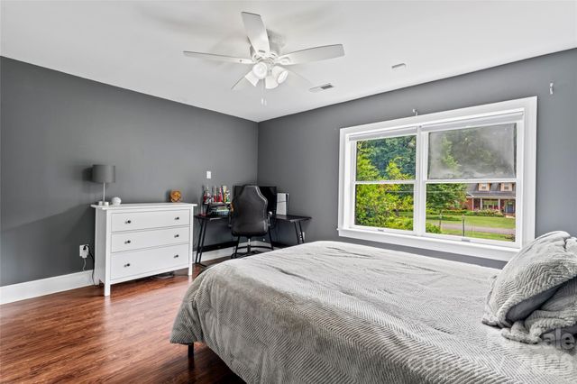 108 Brookmeade Drive, Statesville, NC 28625