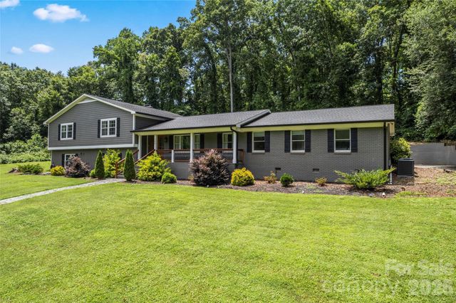 108 Brookmeade Drive, Statesville, NC 28625