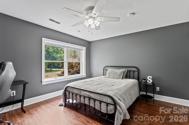 108 Brookmeade Drive, Statesville, NC 28625