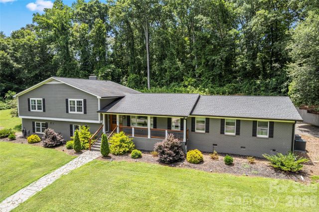 108 Brookmeade Drive, Statesville, NC 28625